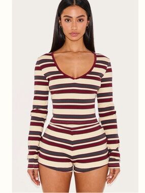 PrettyLittleThing Ribbed V-Neck Long Sleeve Stripe Top in Cream, Burgundy & Navy